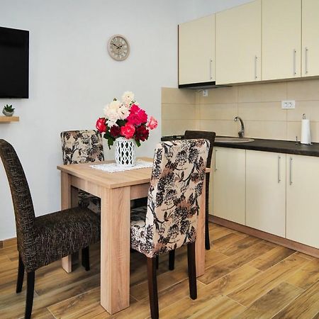 Apartmani Bekonja Tivat Exteriör bild