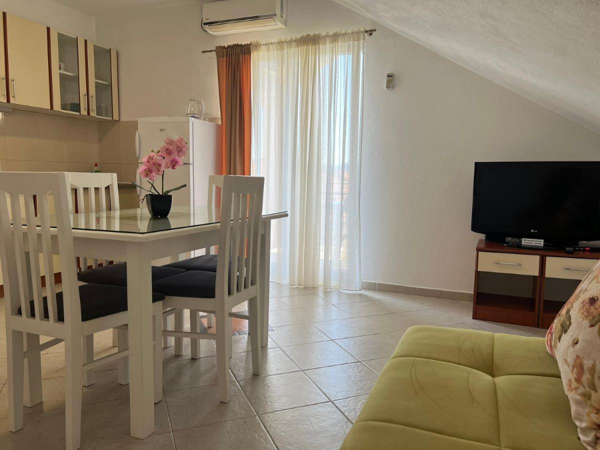 Apartmani Bekonja Tivat Exteriör bild